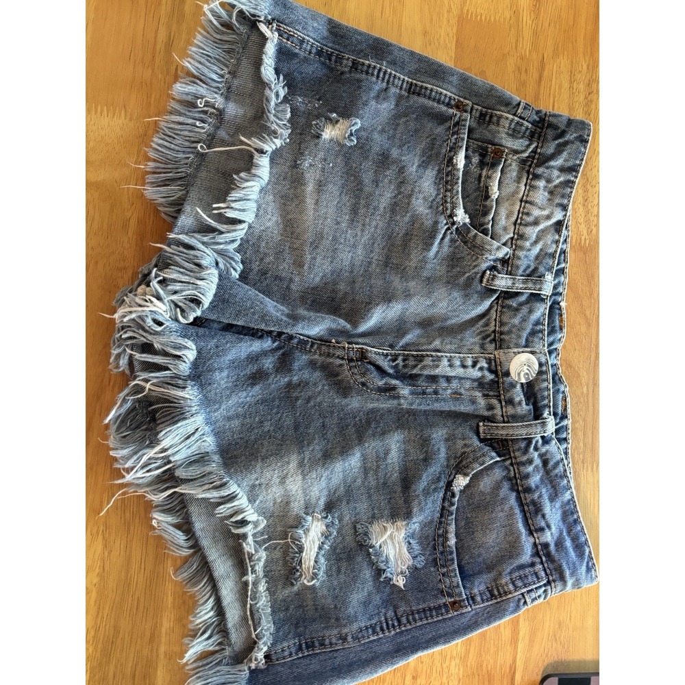 Vanilla Star Women's Juniors 7 (27) Medium Wash Denim Cutoff Fray Shorts